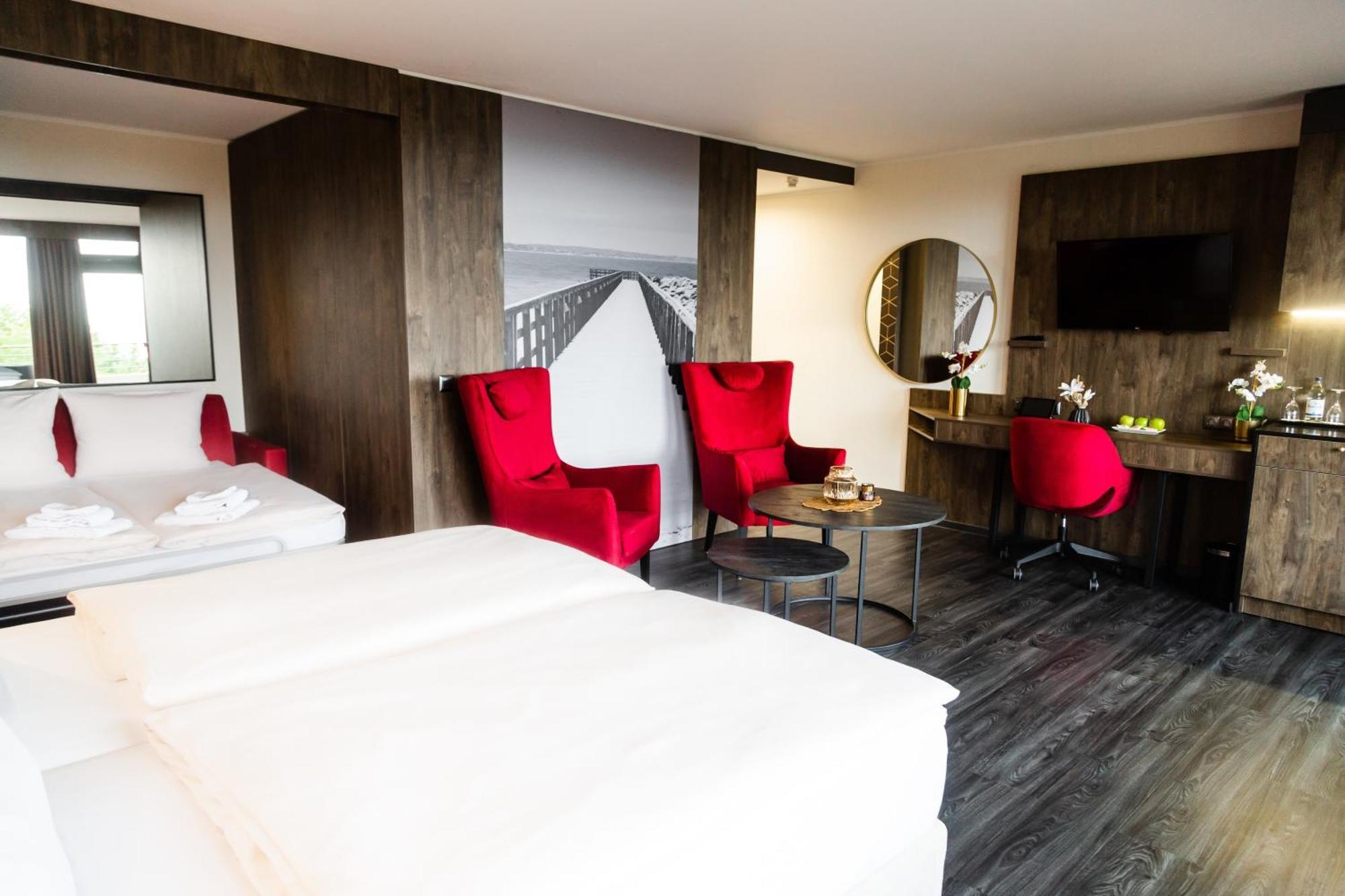 Hotel Plaza Premium Timmendorfer 4*